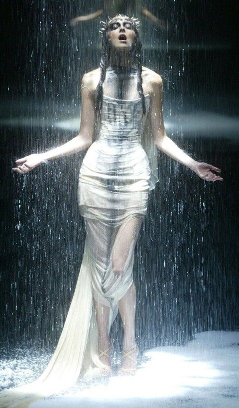 The savage beauty of performance - Alexander McQueen